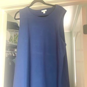 Sleeveless knit dress with pockets